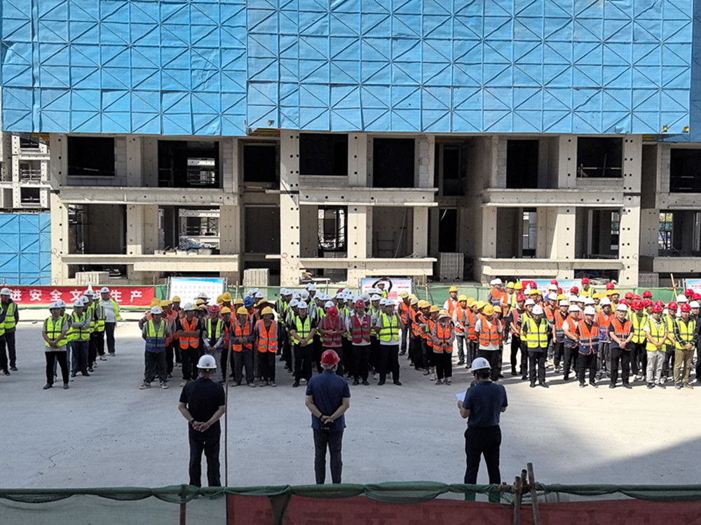 集團(tuán)公司深入開(kāi)展“安全宣傳咨詢?nèi)铡被顒?dòng)